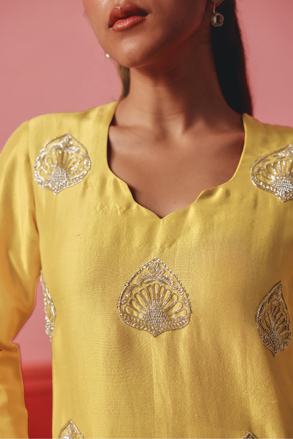 Solis Kurta Set
