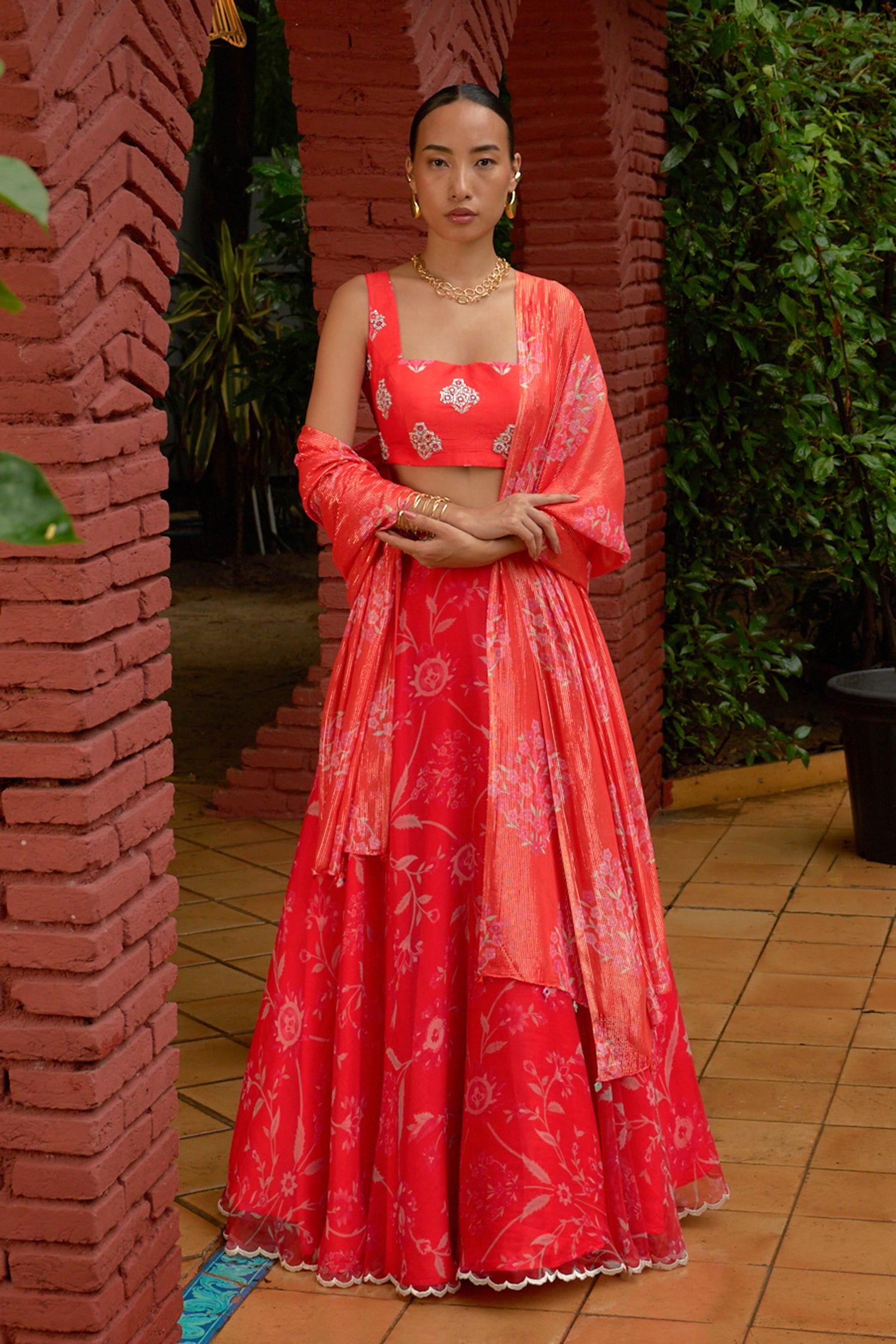 イチハラヒロコ　作品　シルクスクリーン・キャンバス Silk Lehengas – Archana Shah