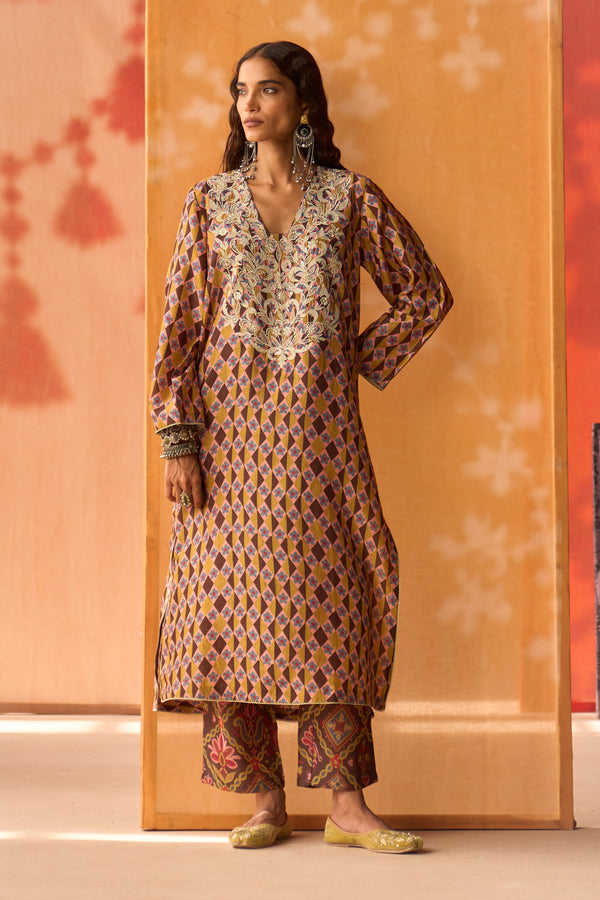 Gul Katha Silk Kurta Set