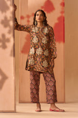 Mehrun Buta Silk Kurta Set