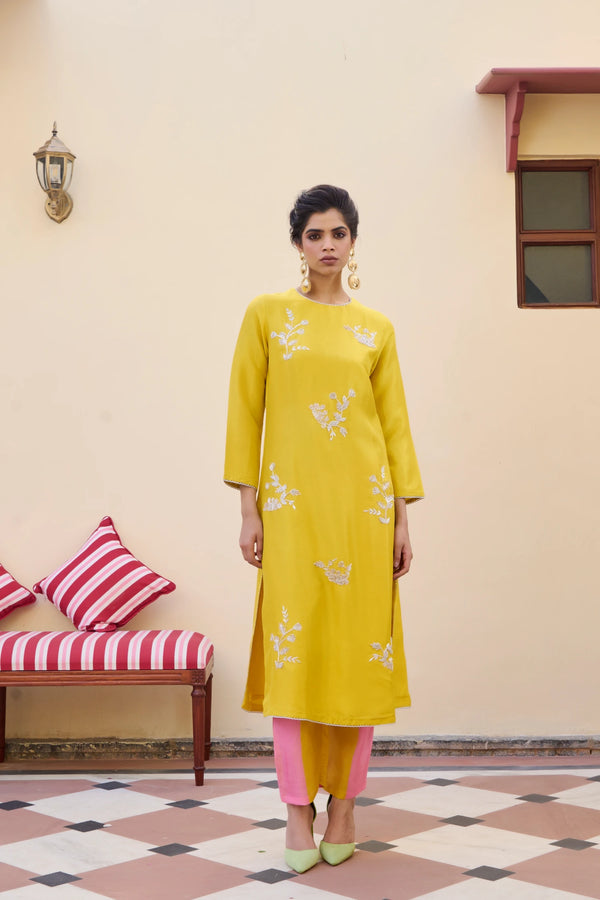 Sonnet Yellow Silk Kurta Set – Archana Shah
