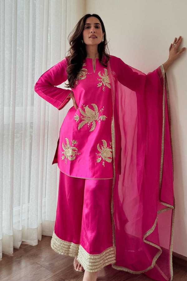 Urmi Daga in Poise Suit Set